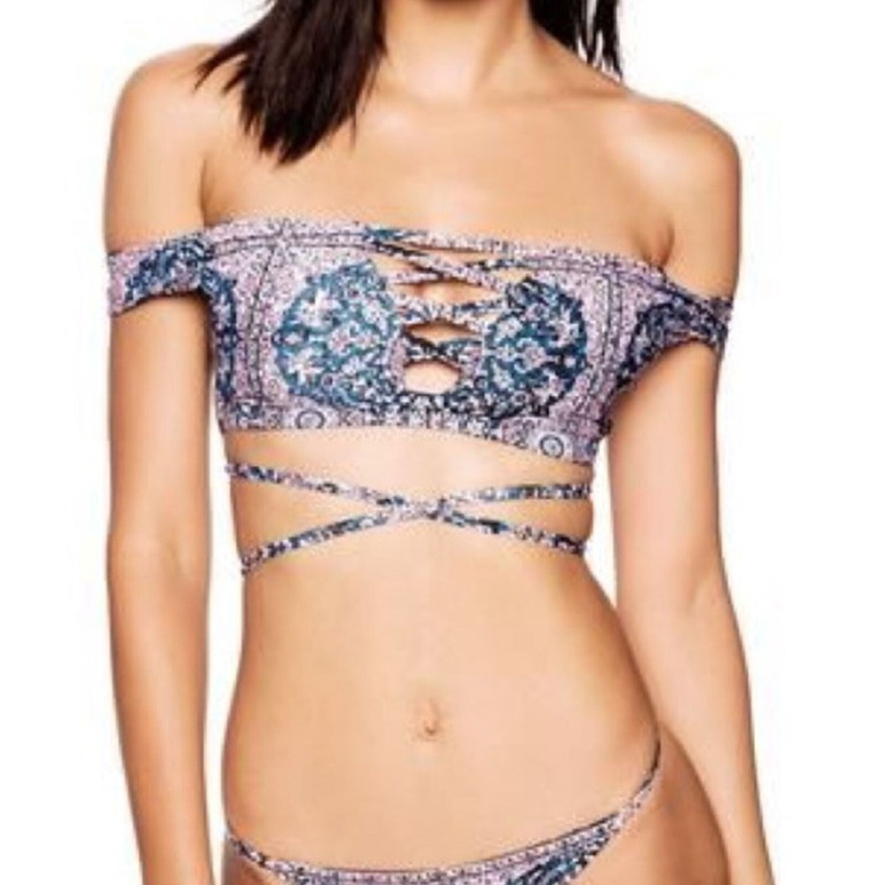 NWT FRANKIES BIKINIS Shiloh Top Small Size